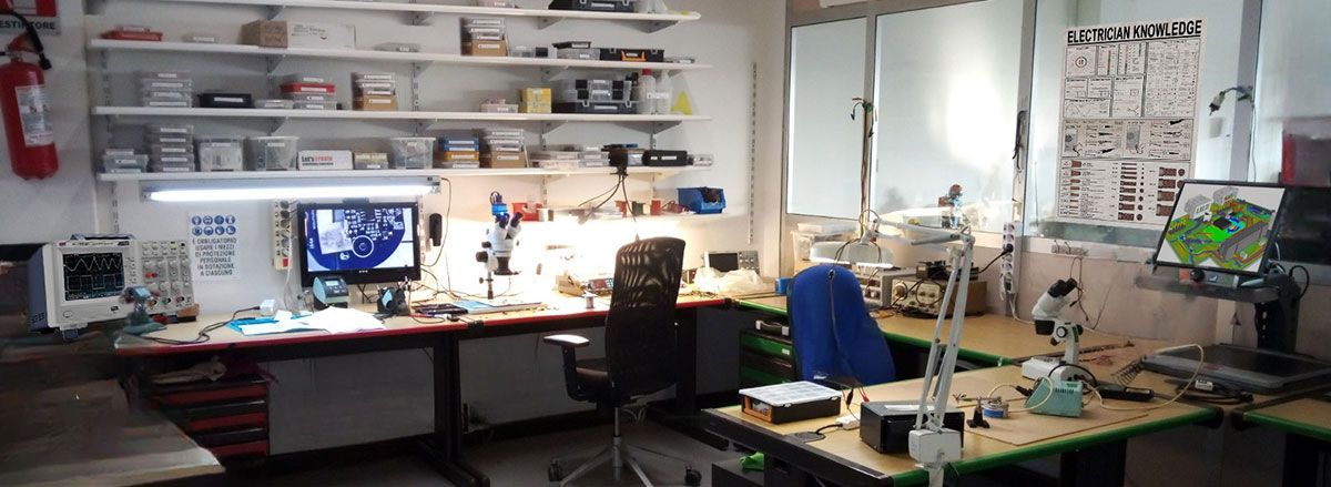 laboratorio elettronico